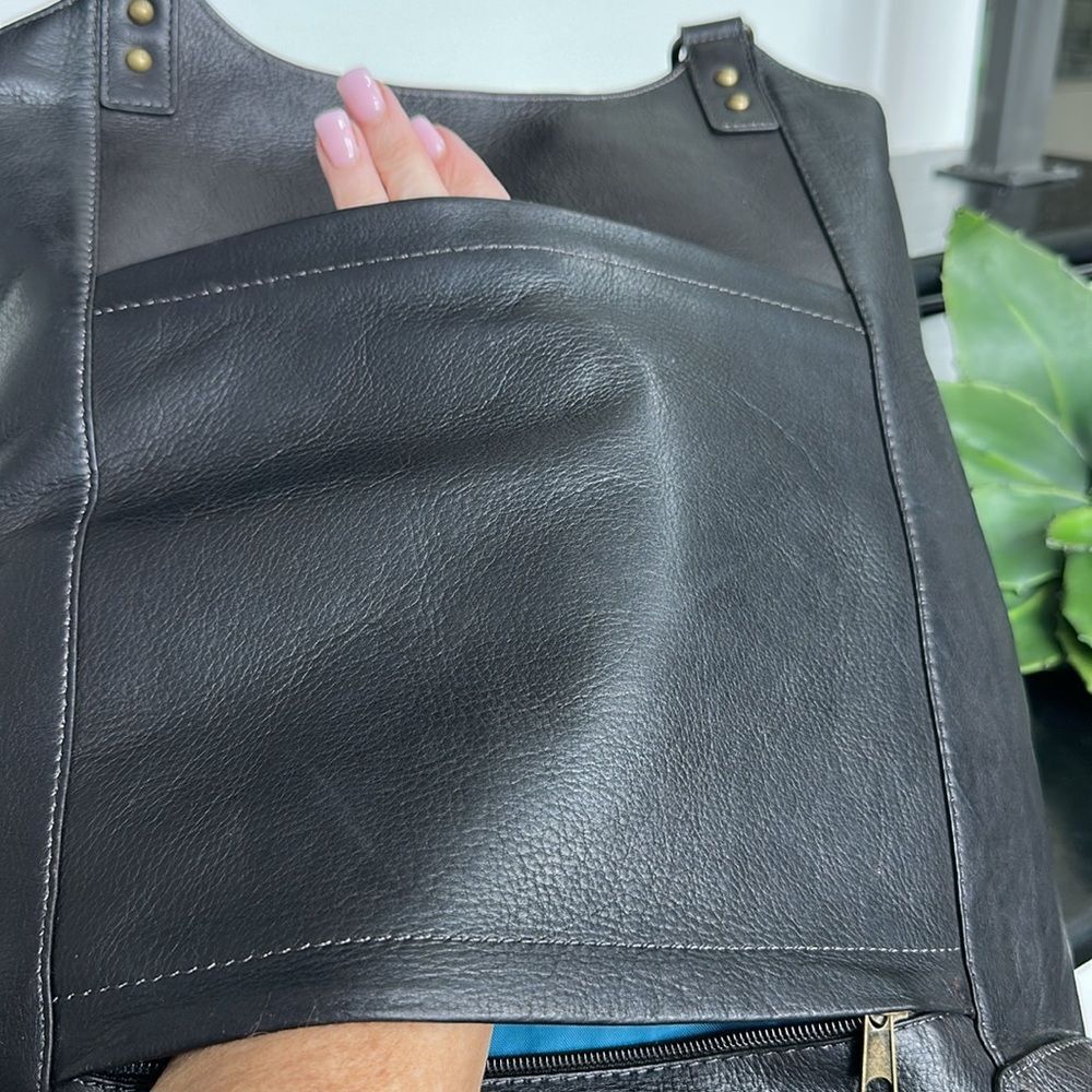 Solo Black Leather Tote Bag with Front Pocket - Picture 8 of 14